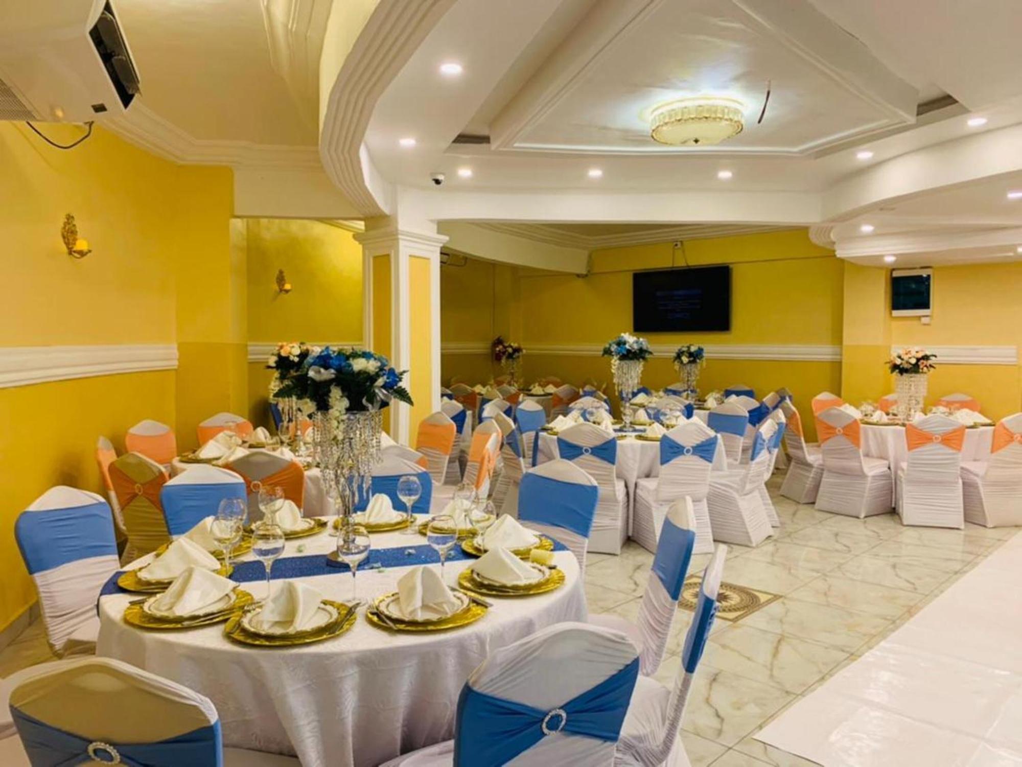 Marriot Metropolitan Hotel Douala Exterior foto
